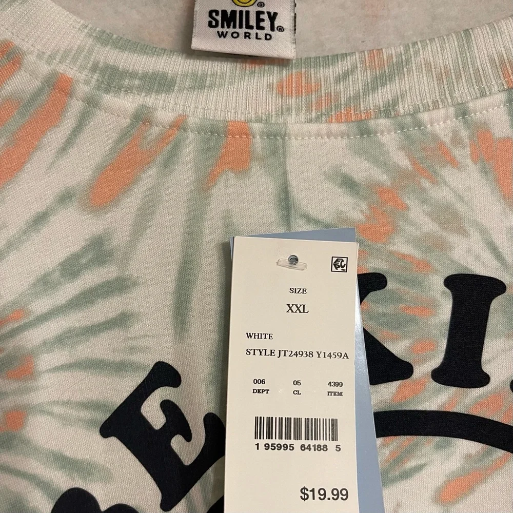 Smiley World Be Kind Sweatshirt - Picture 4 of 4